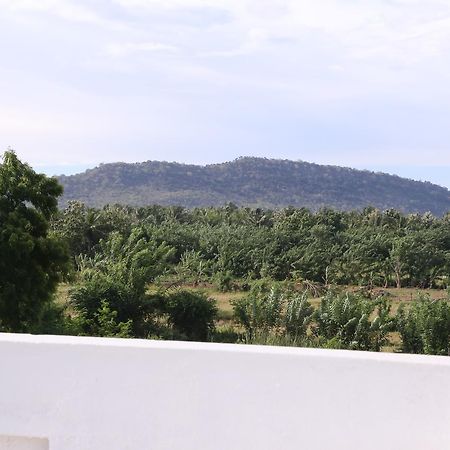 Hotel Whitehouse Tissamaharama Luaran gambar