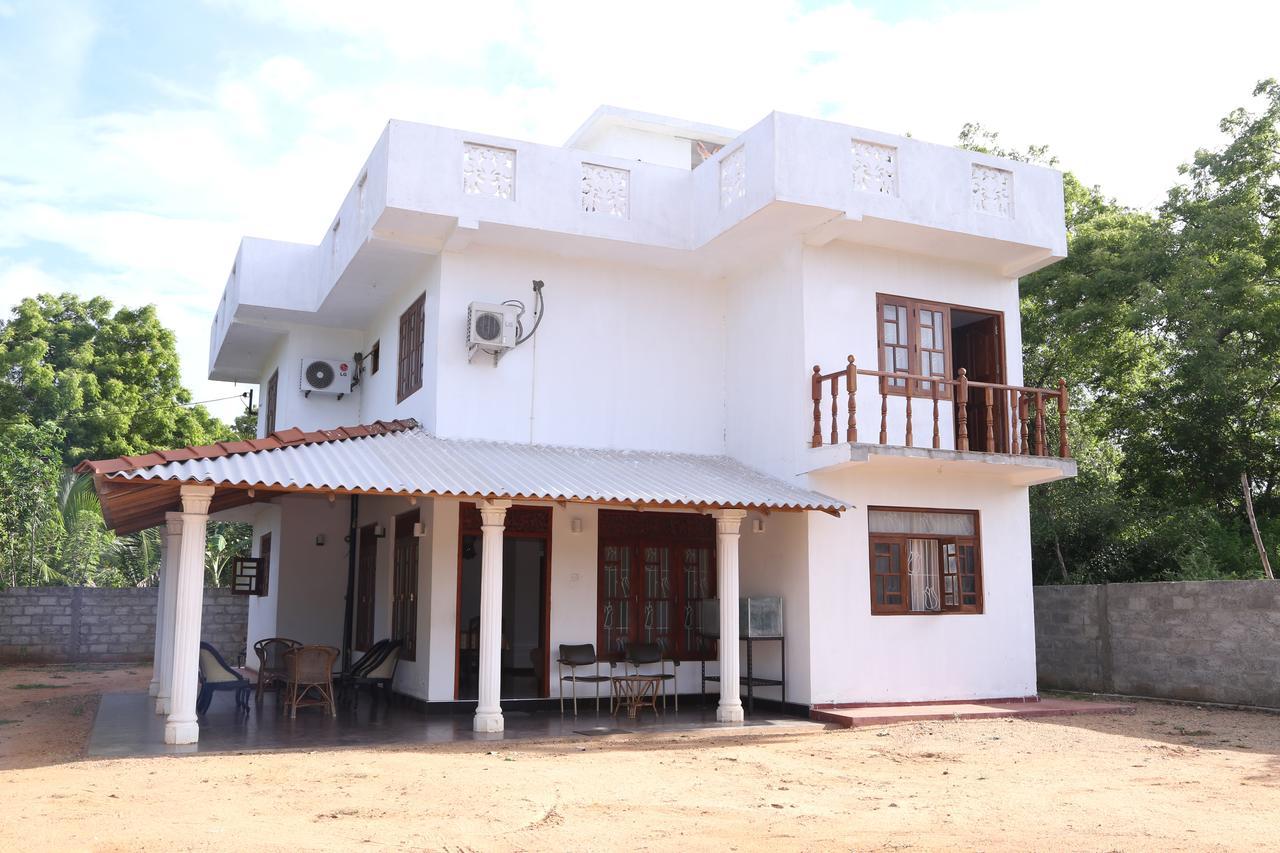Hotel Whitehouse Tissamaharama Luaran gambar
