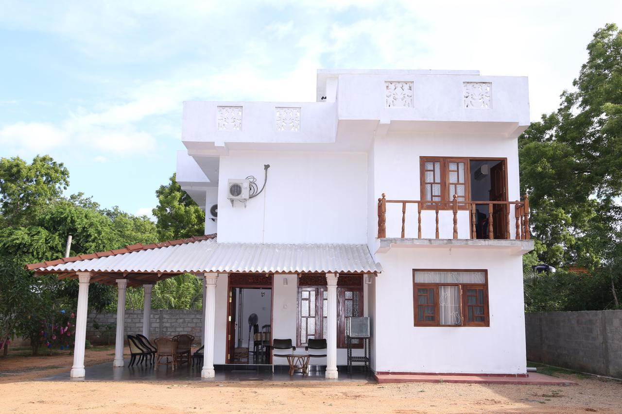 Hotel Whitehouse Tissamaharama Luaran gambar