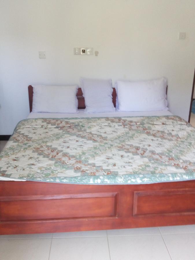 Hotel Whitehouse Tissamaharama Luaran gambar
